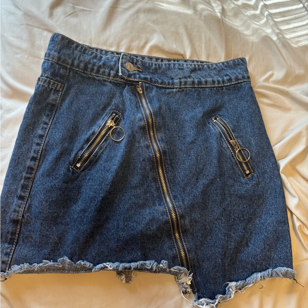 Chic Blue Denim Mini Skirt with Zipper Accents